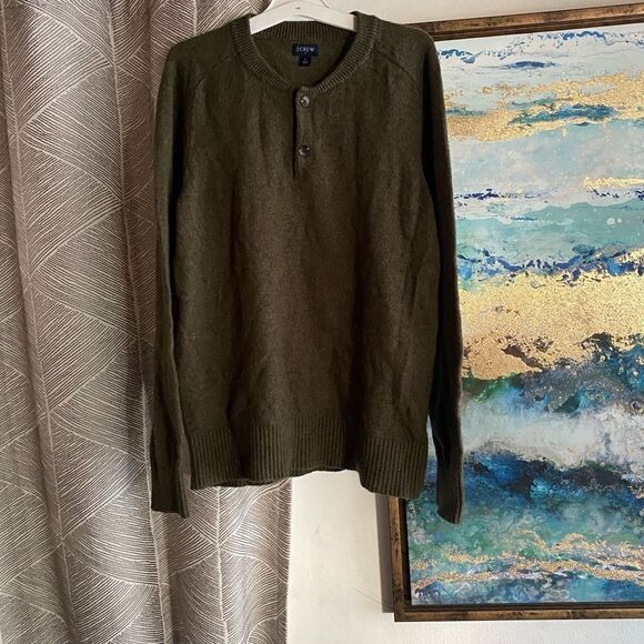 J crew olive green men's sweater with round neck and two buttons size Large - Picture 8 of 10